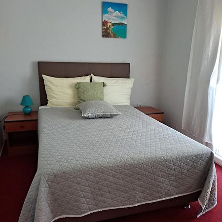 Apartmani Svitlana Sukosan Bagian luar foto