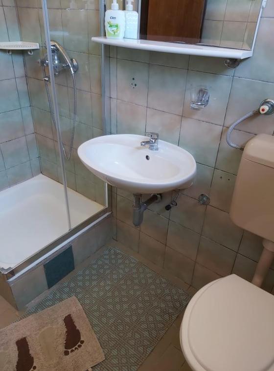 Apartmani Svitlana Sukosan Bagian luar foto