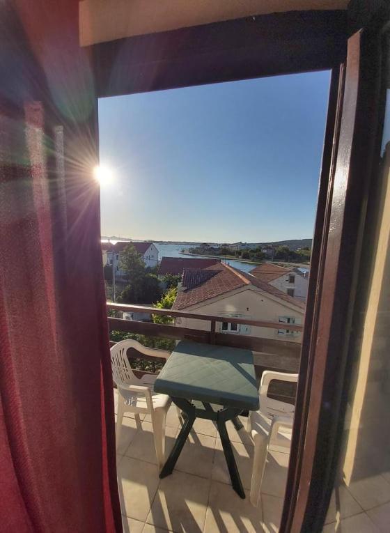 Apartmani Svitlana Sukosan Bagian luar foto