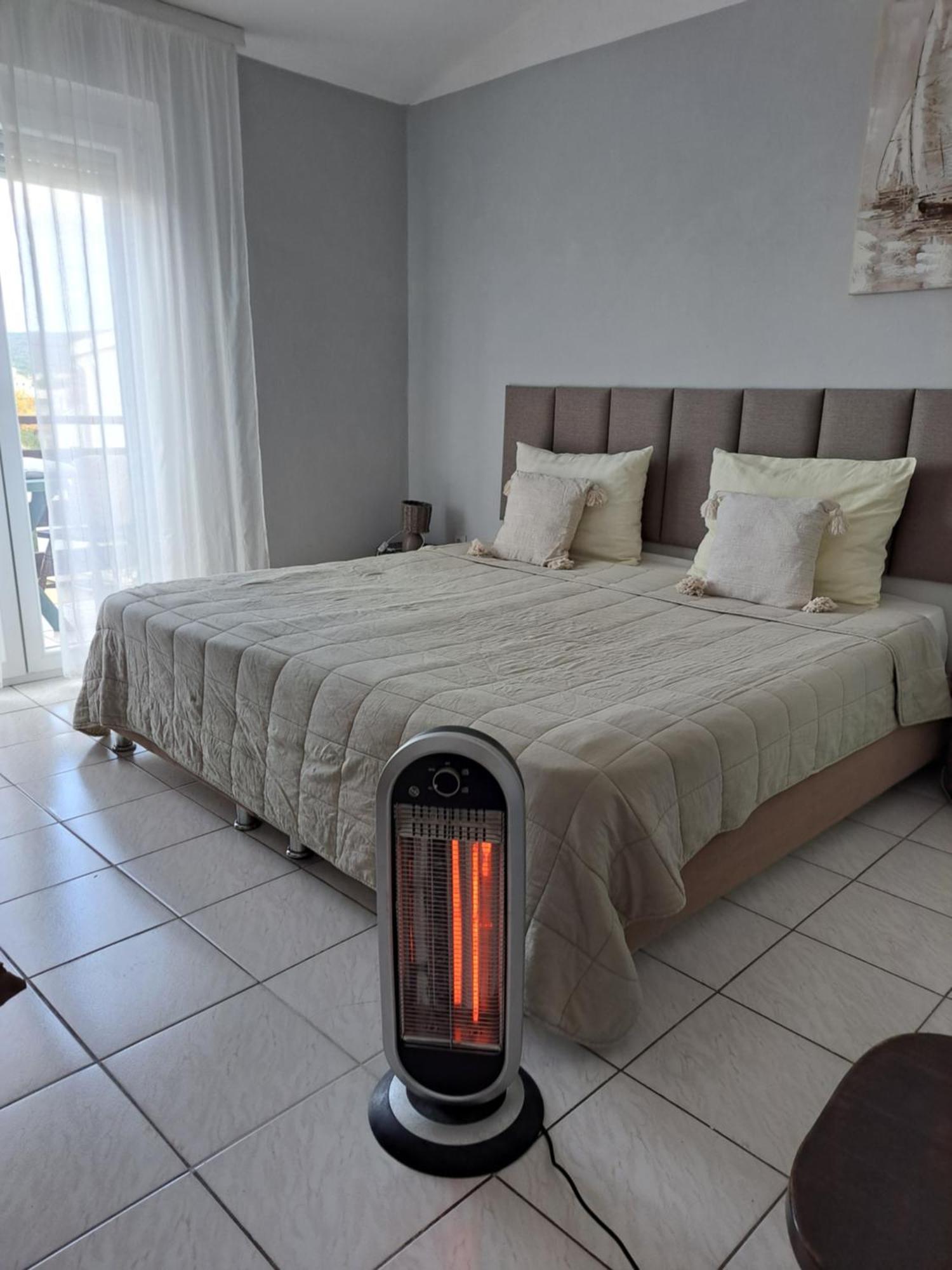 Apartmani Svitlana Sukosan Ruang foto